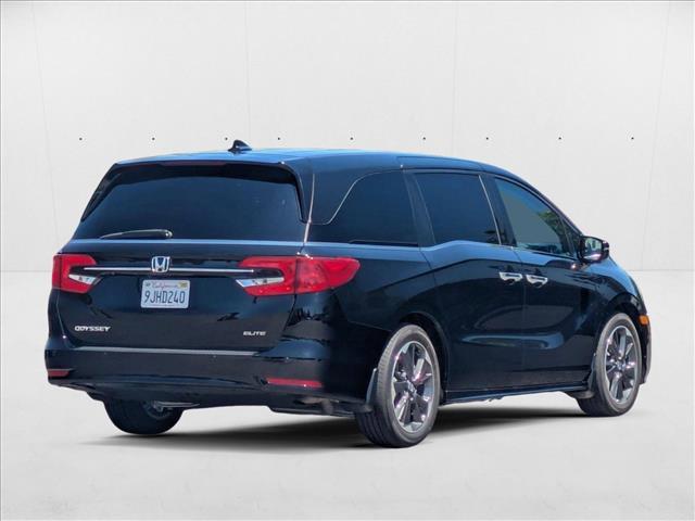 Photo of 2024 Crystal Black Pearl Honda Odyssey