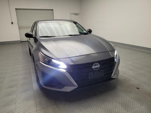 Photo of 2024 Gun Metallic Nissan Altima