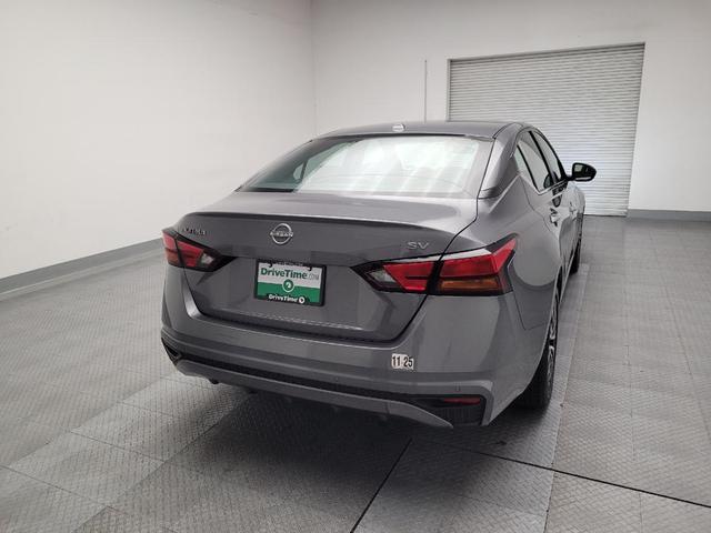 Photo of 2024 Gun Metallic Nissan Altima
