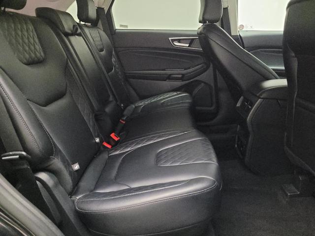 Photo of 2024 Agate Black Metallic Ford Edge
