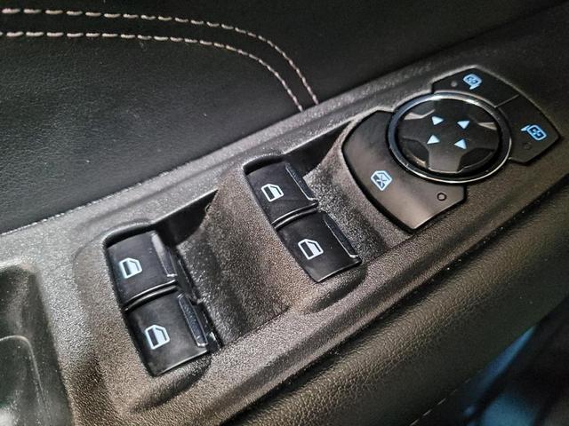 Photo of 2024 Agate Black Metallic Ford Edge