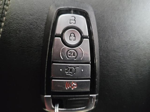 Photo of 2024 Agate Black Metallic Ford Edge