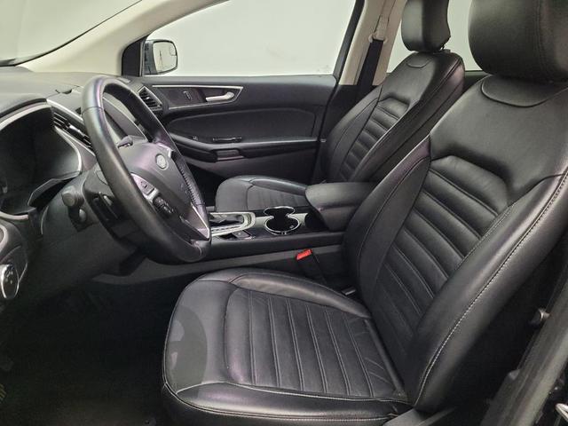 Photo of 2018 Shadow Black Ford Edge