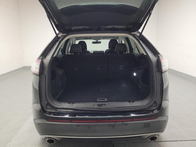 Photo of 2018 Shadow Black Ford Edge