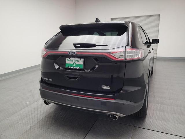Photo of 2018 Shadow Black Ford Edge