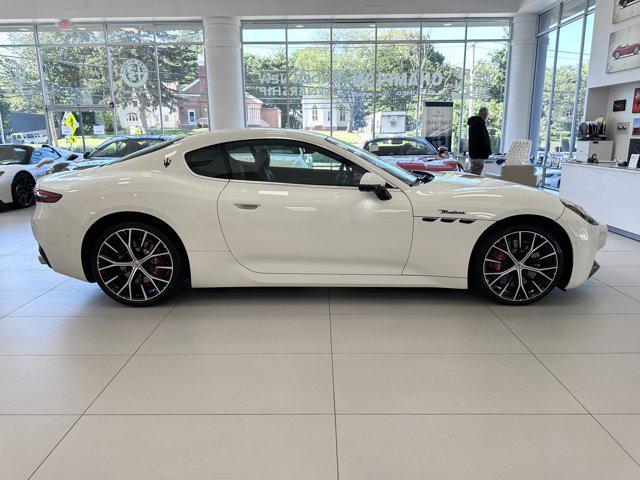 Photo of 2024 Bianco Solid Maserati GranTurismo