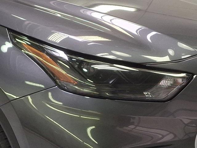 Photo of 2022 Magnetic Gray Metallic Toyota Highlander