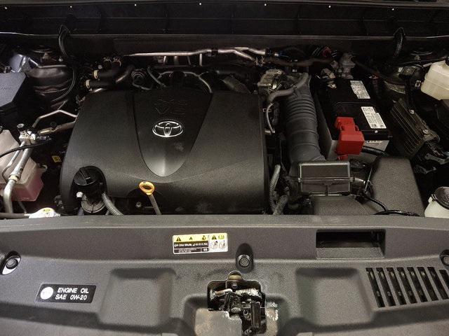 Photo of 2022 Magnetic Gray Metallic Toyota Highlander