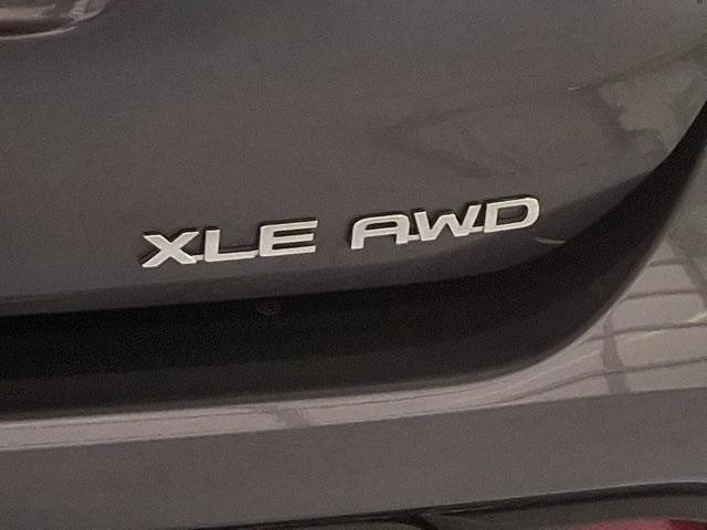 Photo of 2022 Magnetic Gray Metallic Toyota Highlander