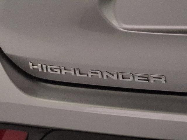 Photo of 2024 Celestial Silver Metallic Toyota Highlander