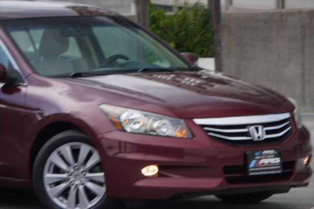 Photo of 2011 MAROON Honda Accord