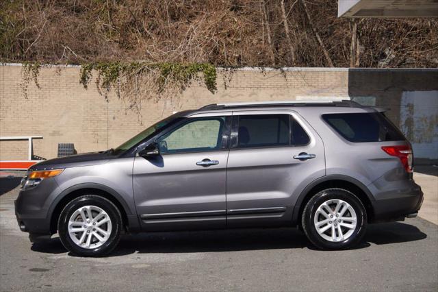 Photo of 2013 Gray Ford Explorer