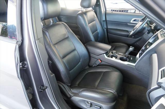 Photo of 2013 Gray Ford Explorer
