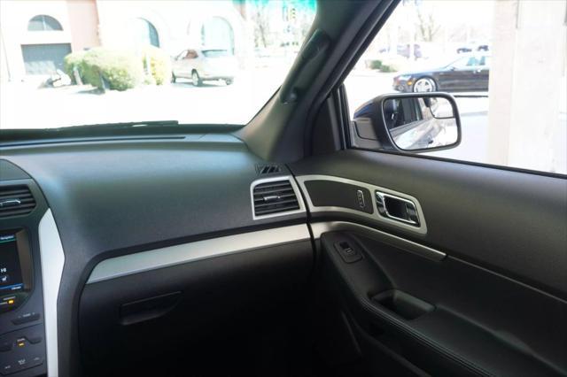 Photo of 2013 Gray Ford Explorer