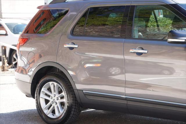 Photo of 2013 Gray Ford Explorer