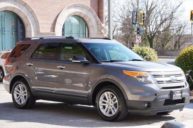 Photo of 2013 Gray Ford Explorer