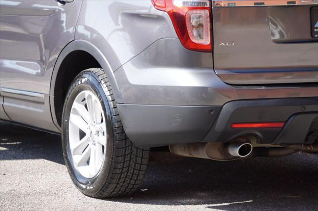 Photo of 2013 Gray Ford Explorer