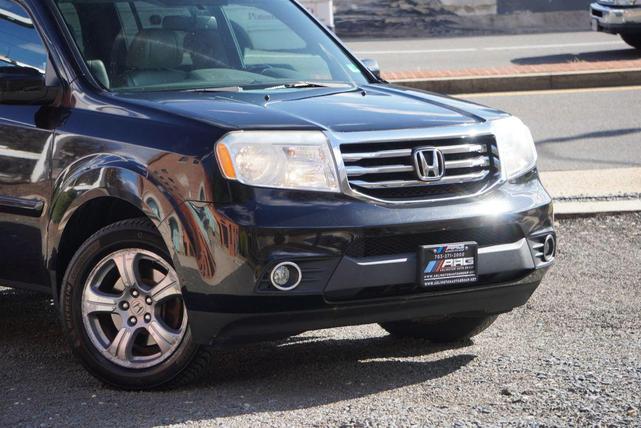 Photo of 2014 Black Honda Pilot