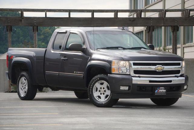 Photo of 2011 Gray Chevrolet Silverado 1500