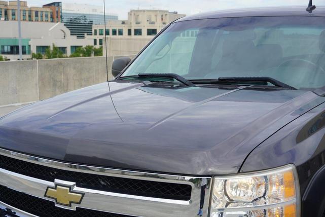 Photo of 2011 Gray Chevrolet Silverado 1500
