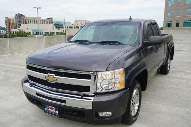 Photo of 2011 Gray Chevrolet Silverado 1500