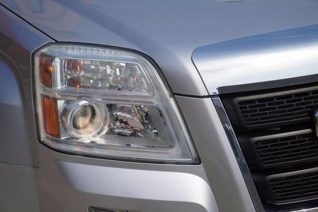 Photo of 2015 Silver GMC Terrain