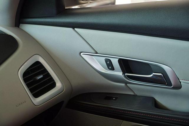 Photo of 2015 Silver GMC Terrain