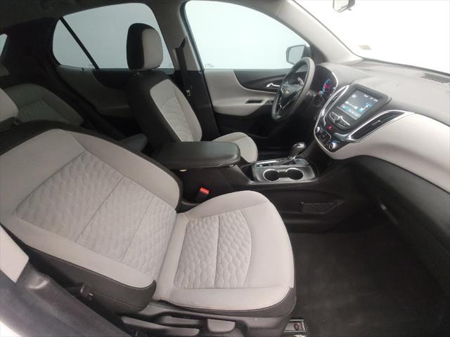 Photo of 2018 Summit White Chevrolet Equinox