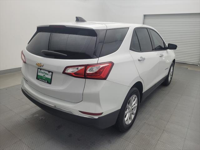 Photo of 2018 Summit White Chevrolet Equinox