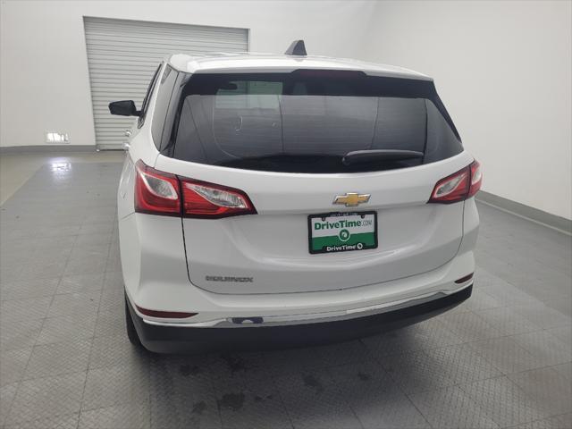 Photo of 2018 Summit White Chevrolet Equinox