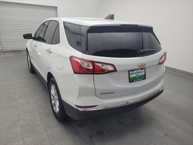 Photo of 2018 Summit White Chevrolet Equinox