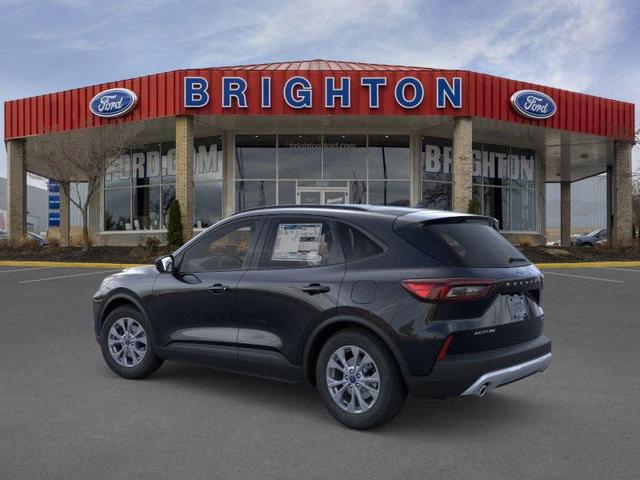 Photo of 2025 Agate Black Metallic Ford Escape