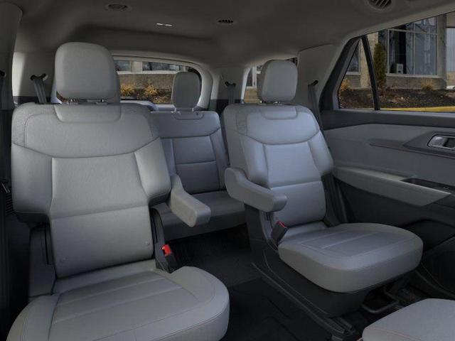 Photo of 2025 Space White Metallic Ford Explorer