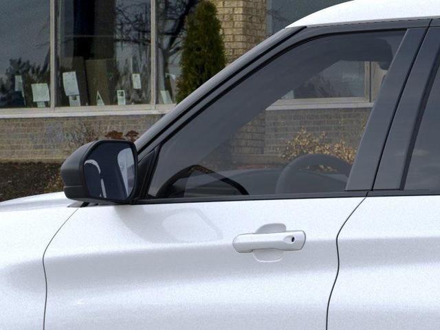 Photo of 2025 Star White Metallic Tri-Coat Ford Explorer