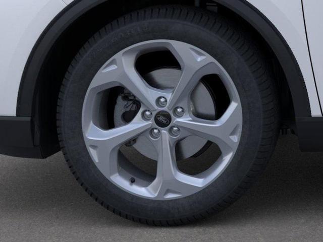 Photo of 2025 Star White Metallic Tri-Coat Ford Escape