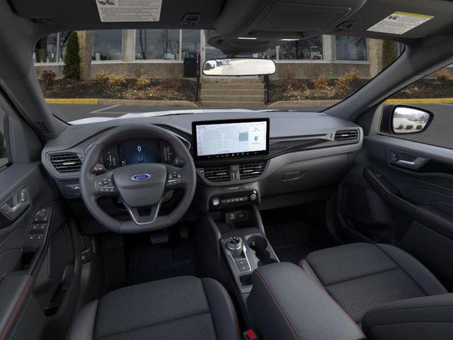 Photo of 2025 Star White Metallic Tri-Coat Ford Escape