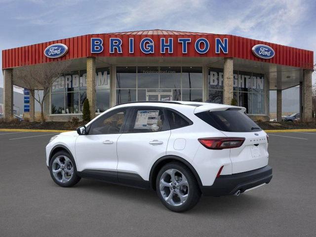 Photo of 2025 Star White Metallic Tri-Coat Ford Escape