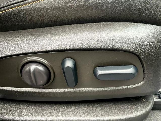 Photo of 2022 Mosaic Black Metallic Chevrolet Equinox