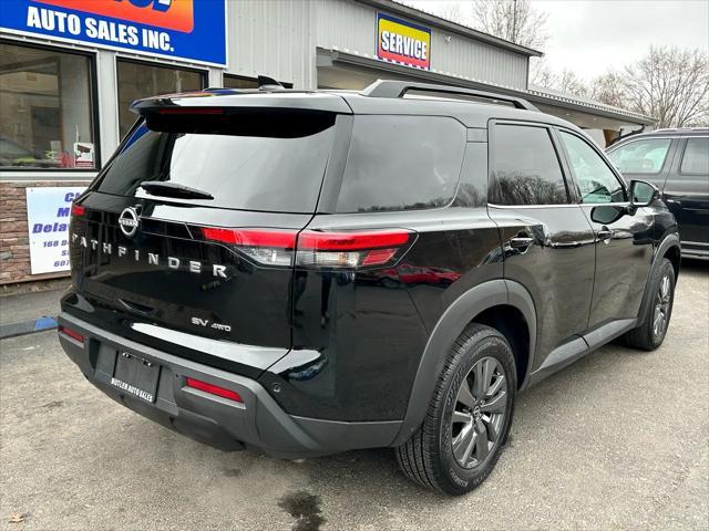 Photo of 2024 Super Black Nissan Pathfinder
