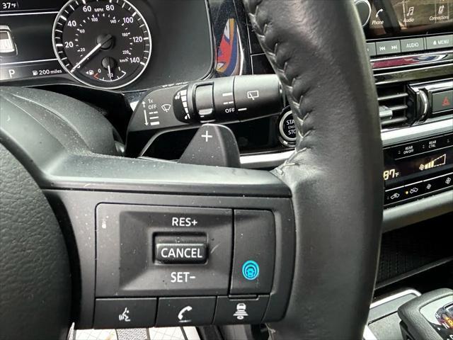 Photo of 2024 Super Black Nissan Pathfinder