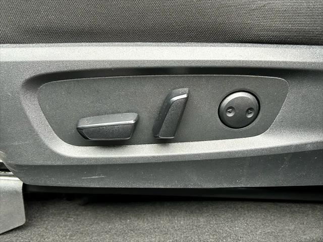 Photo of 2024 Super Black Nissan Pathfinder