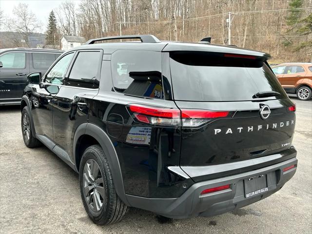 Photo of 2024 Super Black Nissan Pathfinder