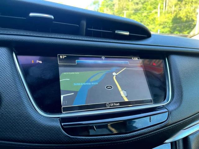 Photo of 2017 Crystal White Tricoat Cadillac XT5