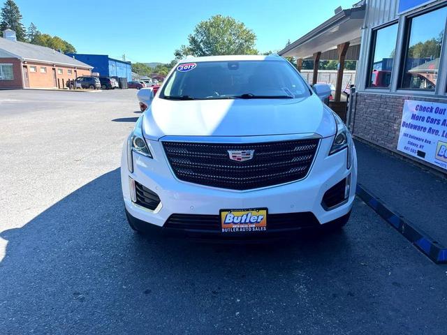 Photo of 2017 Crystal White Tricoat Cadillac XT5