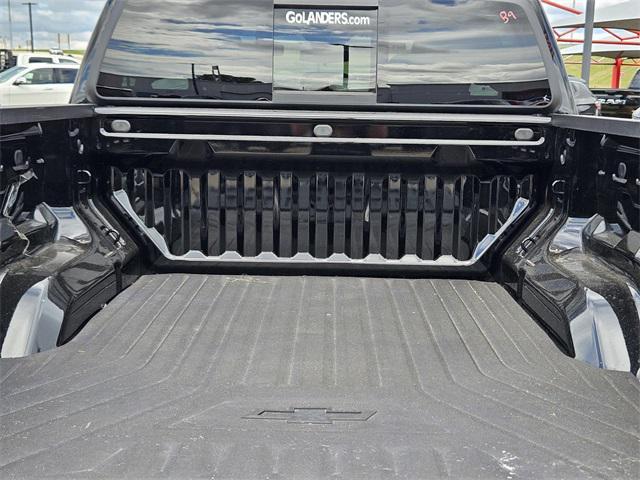 Photo of 2024 Black Chevrolet Colorado