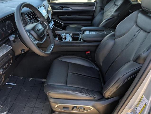 Photo of 2024 Silver Zynith Jeep Wagoneer