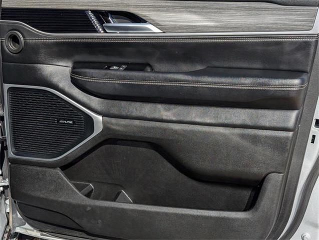 Photo of 2024 Silver Zynith Jeep Wagoneer