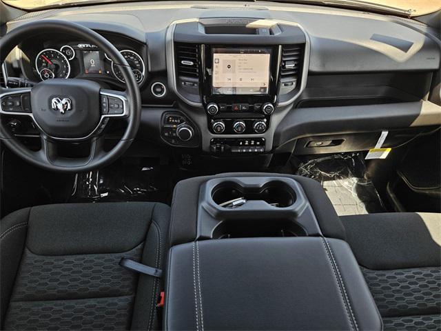 Photo of 2025 Diamond Black Crystal Pearlcoat RAM 1500