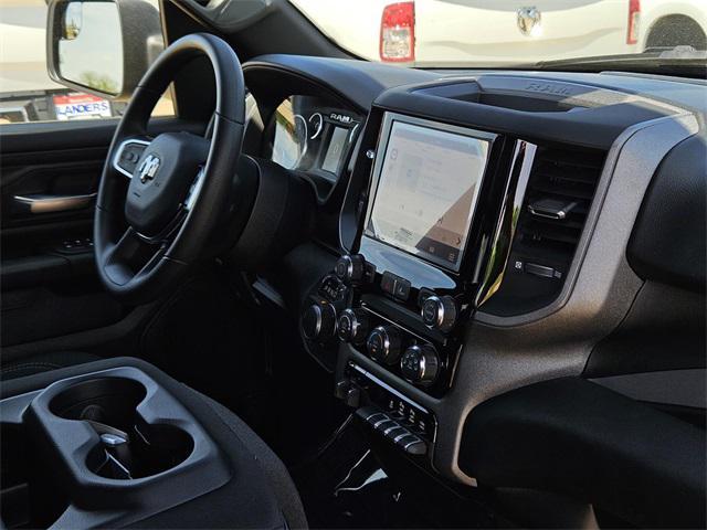 Photo of 2025 Diamond Black Crystal Pearlcoat RAM 1500