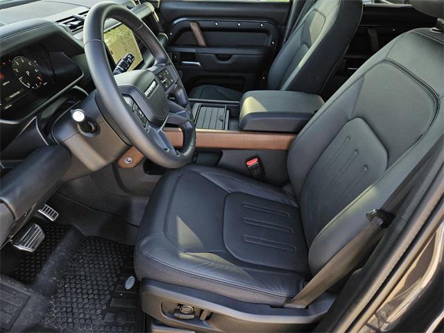 Photo of 2024 Gray Land Rover Defender